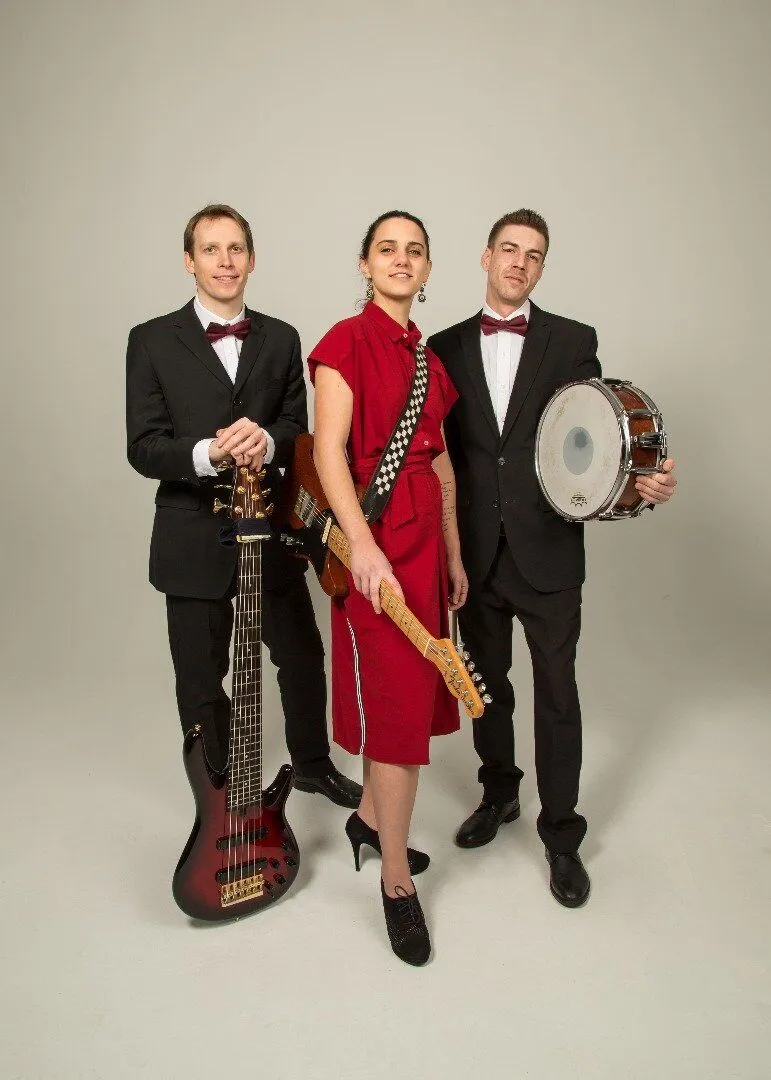 Giulia and the Lizards pop trio