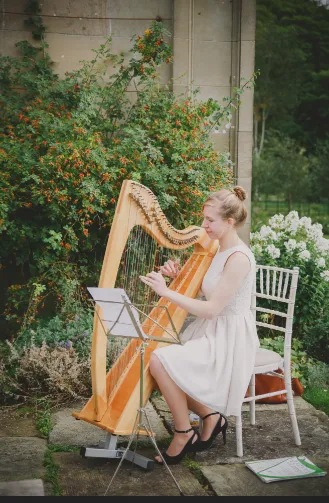 Encore Harpist, Eleanor Dunsdon