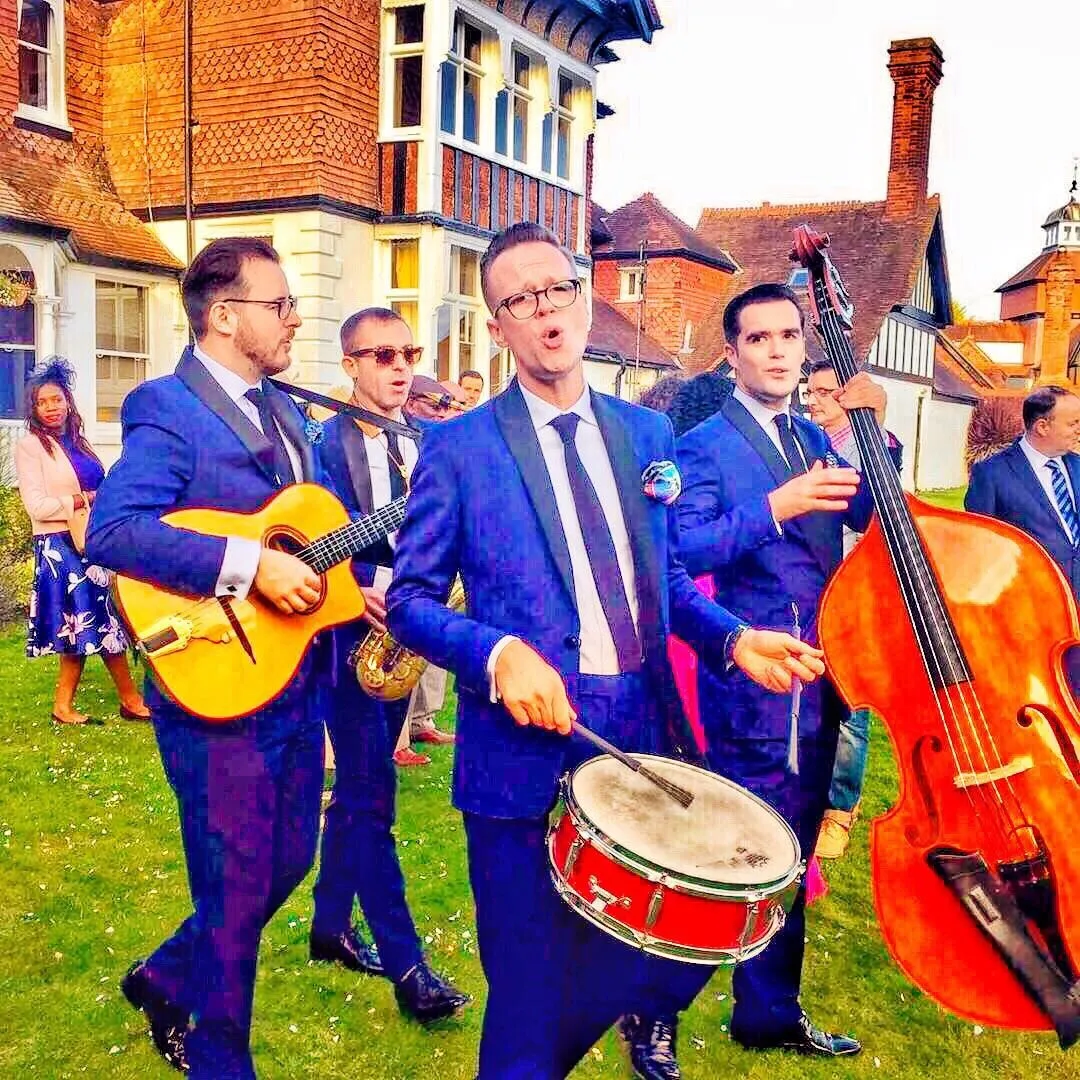 Wandering Soul, roaming band, on the move