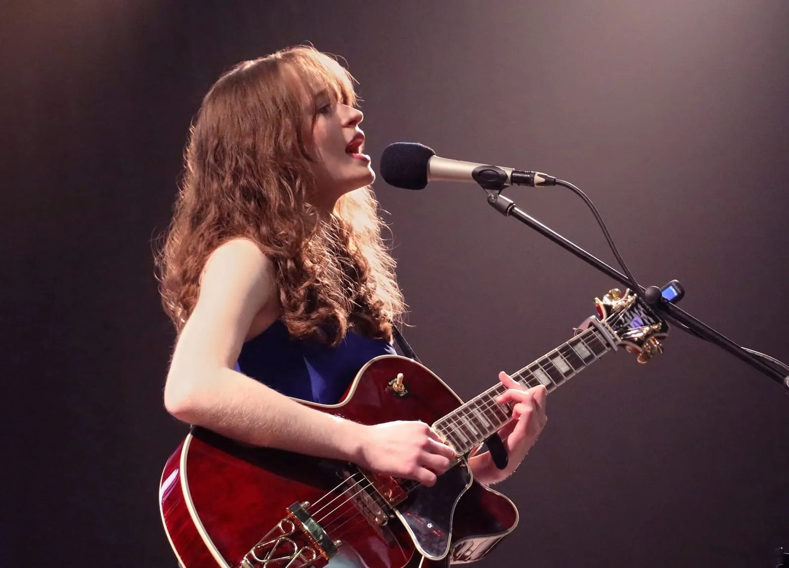 Sarah Munro Signing Guitarist
