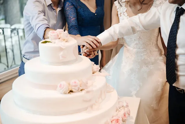 classic wedding cake