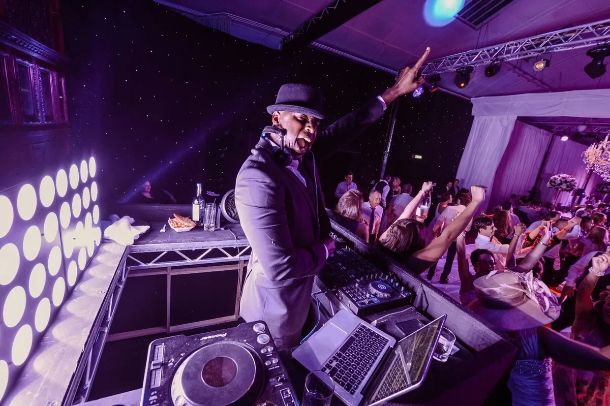Wedding DJ Knight