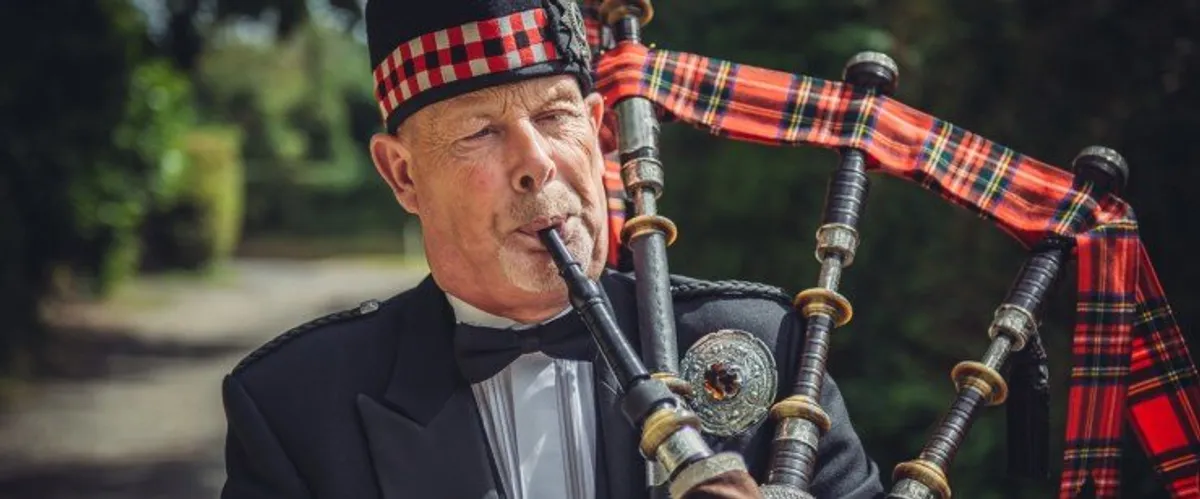 Featured Booking: Rod Stewart’s Bagpipers