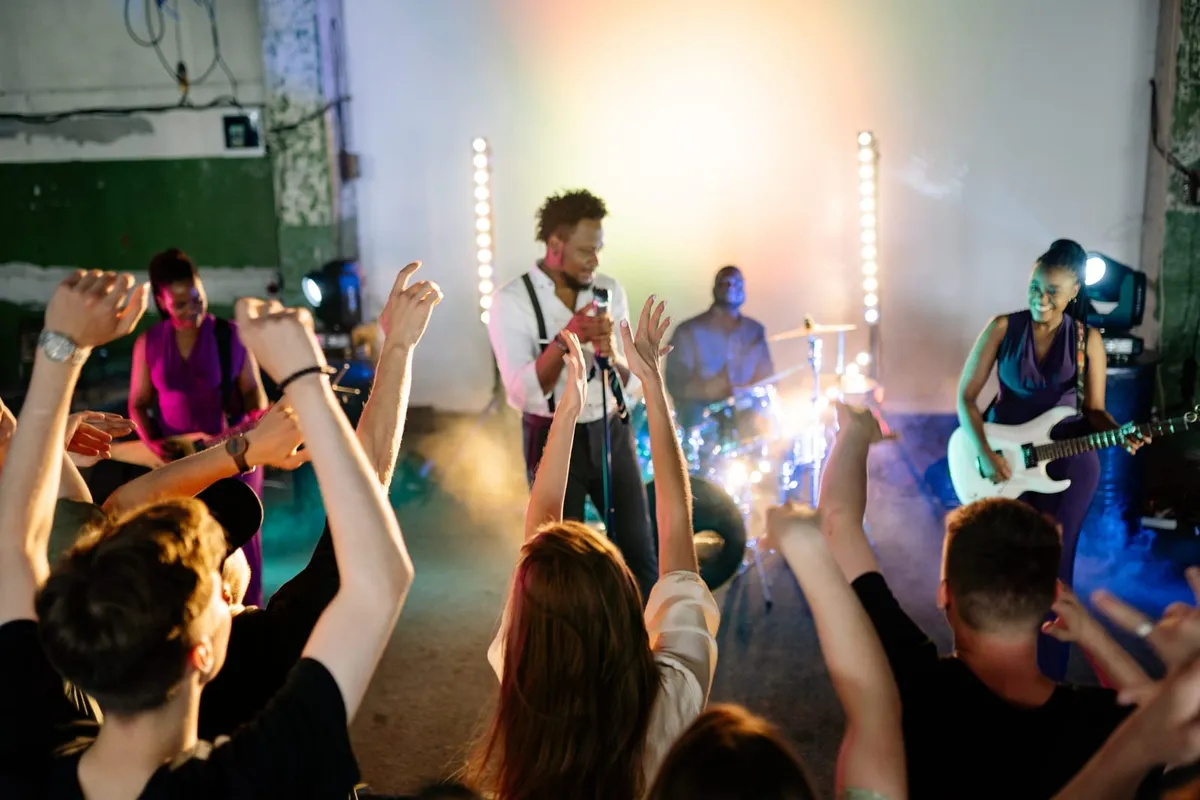 Live party band booking guide