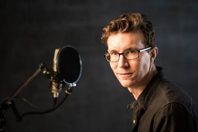 How to Earn £1,000 in 14 days from Personalised Music Messages: with Sam Burkey