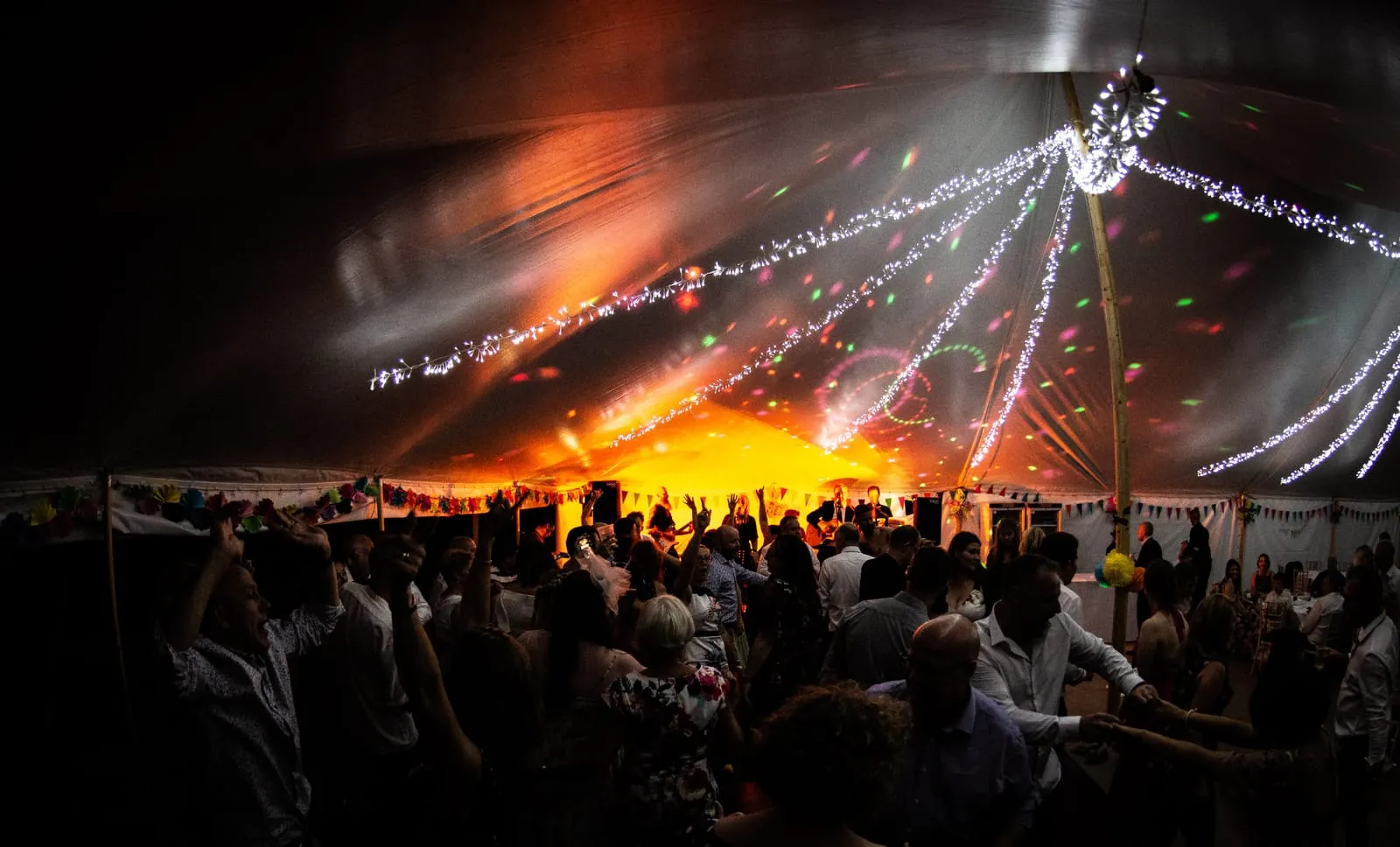 Hiring party bands in all genres is simple with Encore Musicians