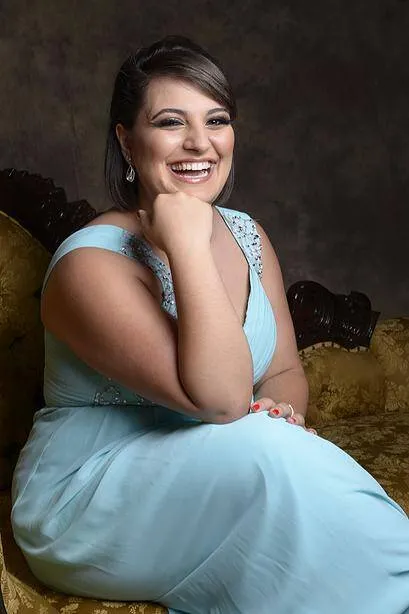 Encore singer, Teresa de Roberto