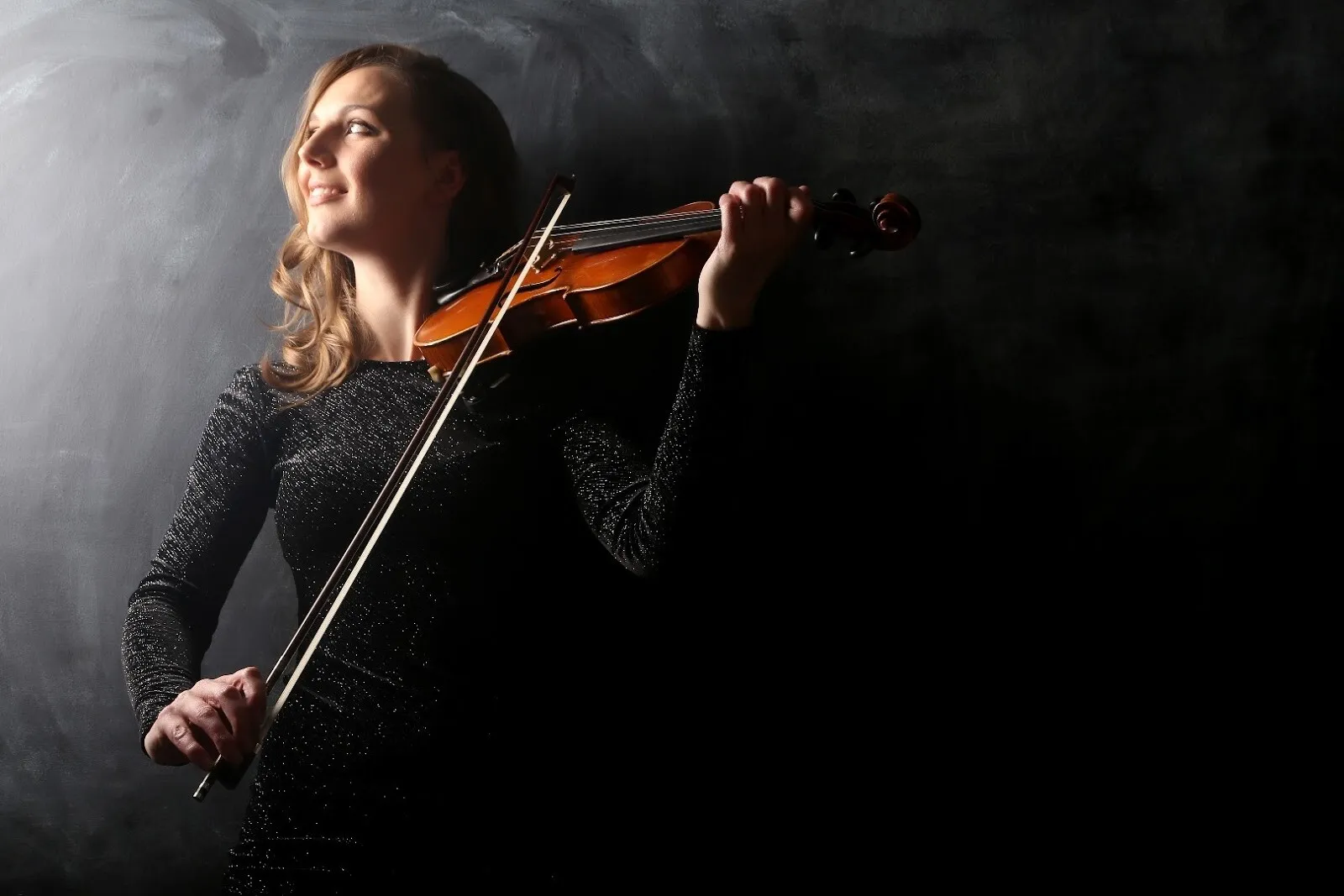Encore violinist, Aelfwyn Shipton